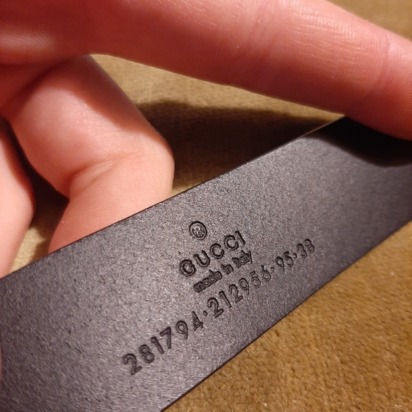 Gucci Sneakers & matching belt - Picture 9 of 10